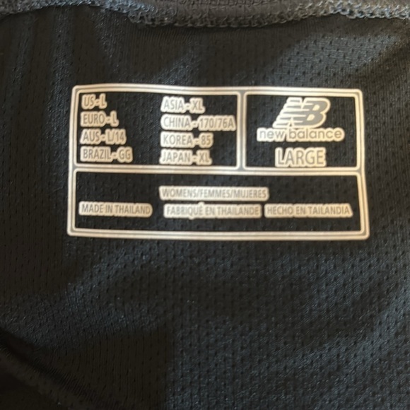 New Balance athletic wear,  size US-L - Picture 5 of 5